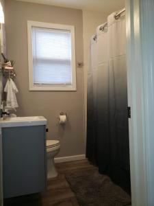 Attractive and Cozy Apartment - 4 bdrms 2 bths