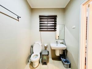 4BR Huge House up to 30px with 2 Car Park Cebu City