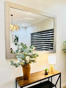 4BR Huge House up to 30px with 2 Car Park Cebu City