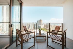 2 Bedroom Apartment Haymarket with Balcony