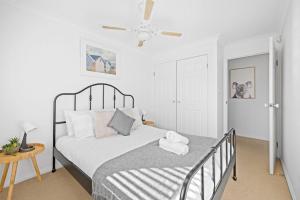 Luxe Retreat - 3BR - Free Parking - Near Station