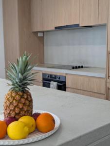 Peaceful House and Private Studio, Walk to Beach