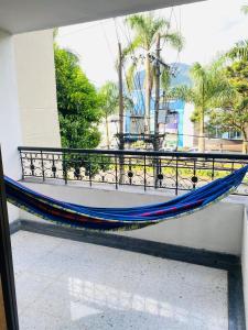 La vida es bella! hermoso apartamento cerca al aeropuerto y centro