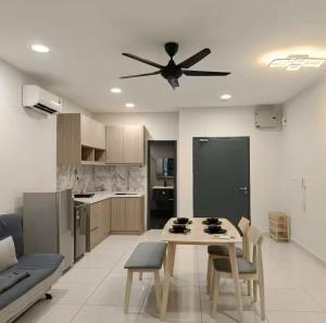 Atria Mall-King Bed, Netflix, Washer, Shower Screen