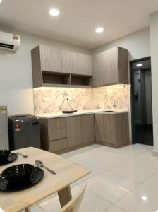 Atria Mall-King Bed, Netflix, Washer, Shower Screen