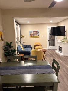 Renovated 2BR Home Near Notre Dame & Eddy St