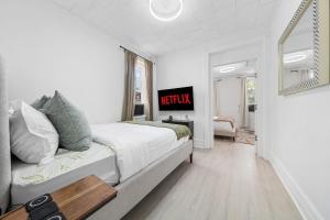 Modern-6 people to sleep-15 min from NYC-private Parking