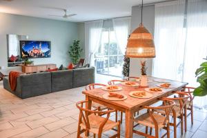 Family Fun 6-Bedroom Villa near Disney with Private Pool