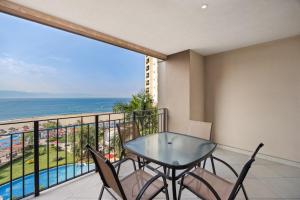 Grand Venetian Beachfront Apartment 503