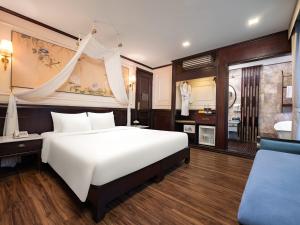 Amanda Luxury Cruise on Lan Ha Bay