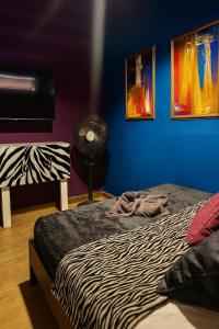 Casa amplia con estilo, poblado, disco y AC