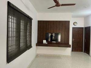 Raj Nivas