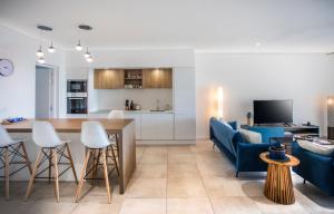 Appartement de luxe piscine et vue mer