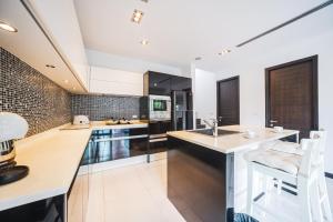 BangTao 3 Bedrooms Bali Tropical Pool Villa Quiet Private Space Guest Preferred