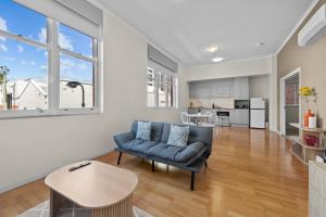 Modern 1-Bed Apartment in Spring Hill