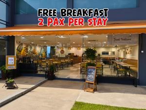 Timurbay Seafront Residences by Nature Home - Complimentary Weekend Breakfast