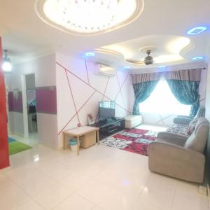 Sofreen Homestay Batu Caves UIA Gombak KL