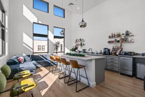 Luxury 2BR South End Uptown Charlotte, Walkable, Gym, Washer & Dryer