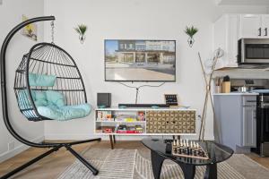 Luxury 2BR South End Uptown Charlotte, Walkable, Gym, Washer & Dryer