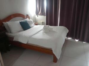 KL Rooms at Greenbelt makati with cityview