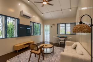 Whitewood Heritagen Villa JB 3BR 14pax by Our Stay