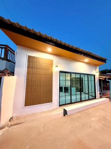 Madam Home Bangtao Beach