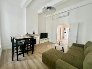 2 bedroom apartment - garden, Réformés Canebiè