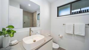 Habitat - Lush Lennox Head Apartment