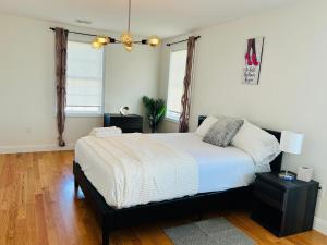 Soakin Luxury 3-Bedroom House You Wont Want to Miss!