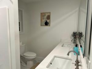 Soakin Luxury 3-Bedroom House You Wont Want to Miss!