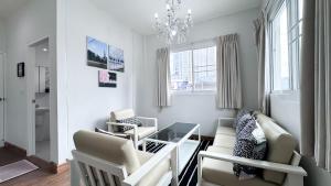 Blissful Heaven Residence at BTS Phromphong Emdistrict Shopping Area