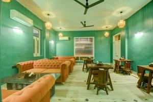 PLAY HOTEL ELYSIUM couple friendly