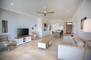 Appartement 2 chambres avec piscine, vue mer sur la baie