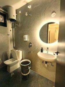 Ultra Modern 2BHK Flat in Kondapur Central with Parking #102