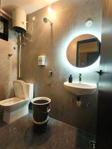 Ultra Modern 2BHK Flat in Kondapur Central with Parking #102