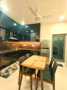 Ultra Modern 2BHK Flat in Kondapur Central with Parking 2S