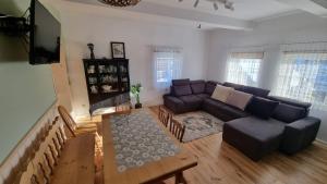 Koronkowa Chatka w Beskidach