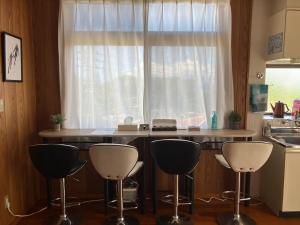 Sunkissed Divers Okinawa 1, Rooftop for 2 with Jacuzzi, Bbq and Sea View