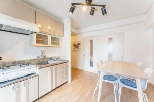 StayGateOsakaSta West