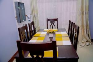 Hadraj Moshono Apartment1