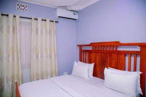 Hadraj Moshono Apartment1