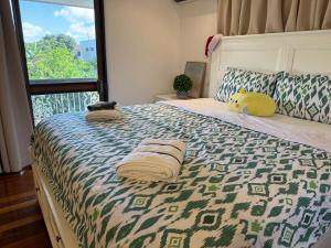 Huge house with 2 buildings and pool 6BR