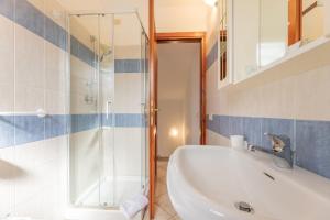 Spacious flat 300mt from the beach img15