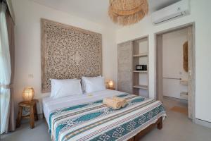 New 1BR Villa Izia Cozy Tropical Retreat with Pool