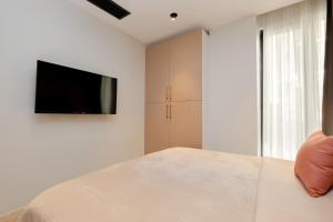 Central Apartments - Brand-New Designer Rooms - Elevator Access - Steps from Taksim & Seaside