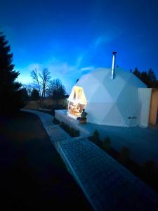 Glamping Geodome Horní Blatná