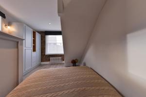 Stylish duplex at the heart of Notting Hill Gate