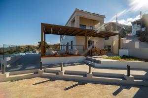 Lofos Horizon Villa by PosarelliVillas