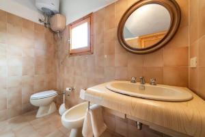 Relaxing apartment with outdoor dining img4