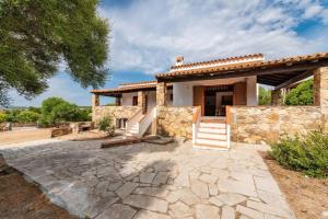 Relaxing apartment with outdoor dining img17